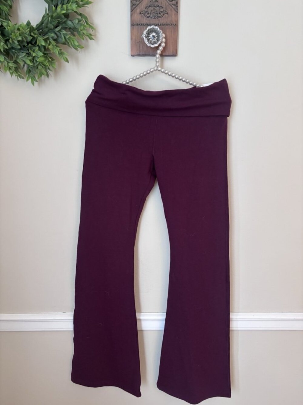 NWT Victorias Secret PINK Size M Stretch Cotton Foldover Flare Leggings Burgundy